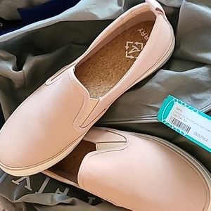 🎈New Sperry slip ons🎈